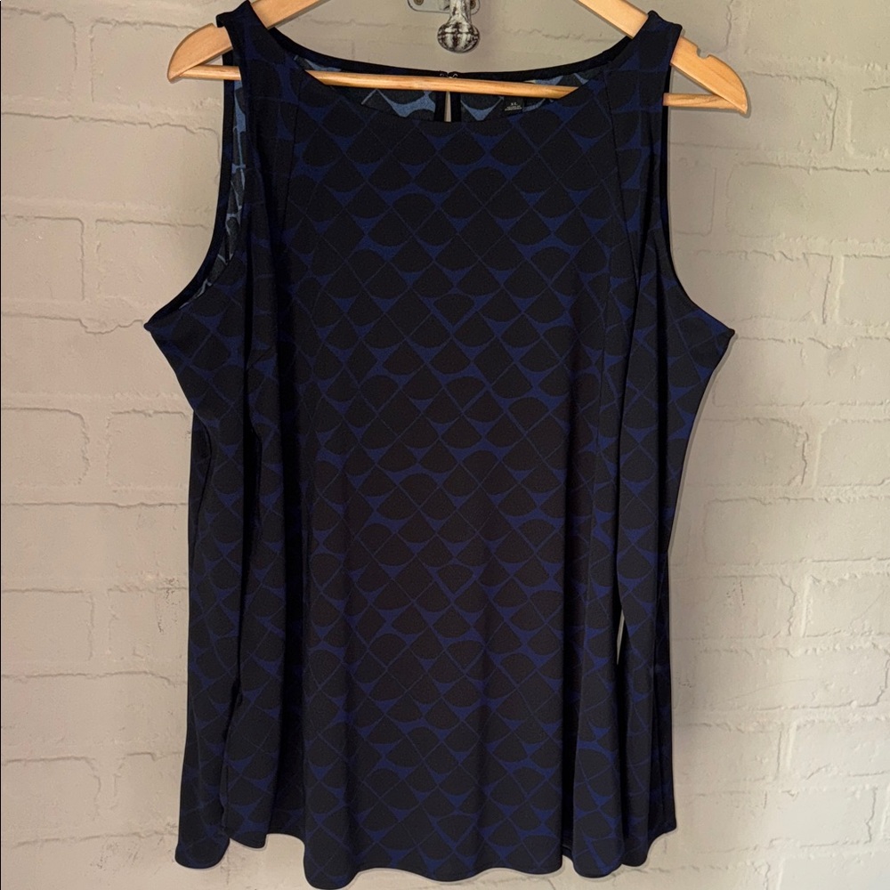Ann Taylor blouse cold should long sleeve Black Blue Geometric Tank Top XL